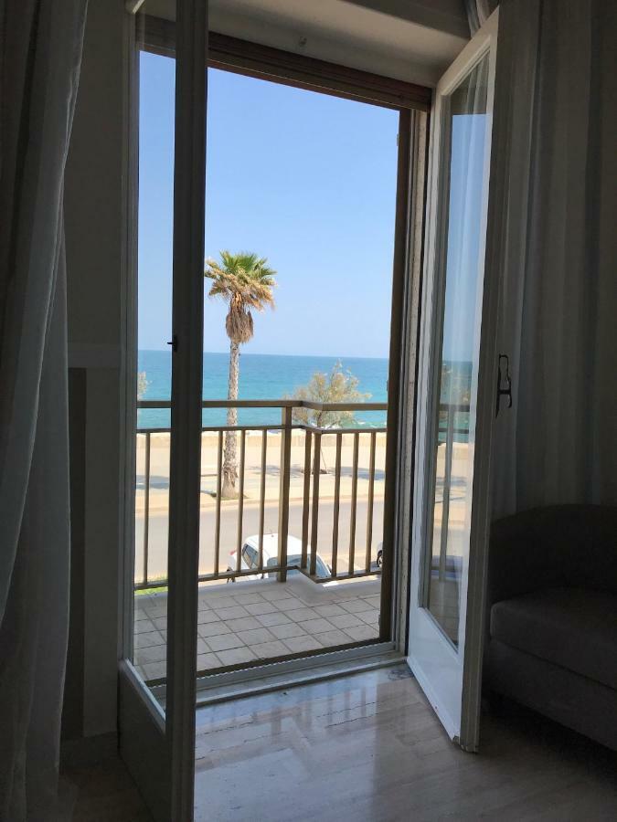 Intero Appartamento " Sea Breeze" Mola di Bari Exterior photo