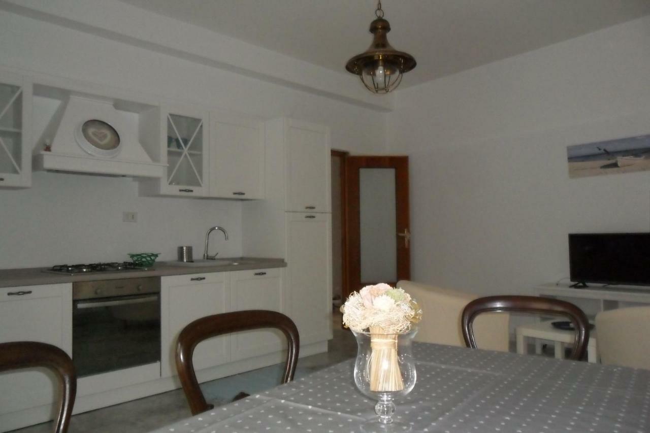 Intero Appartamento " Sea Breeze" Mola di Bari Exterior photo