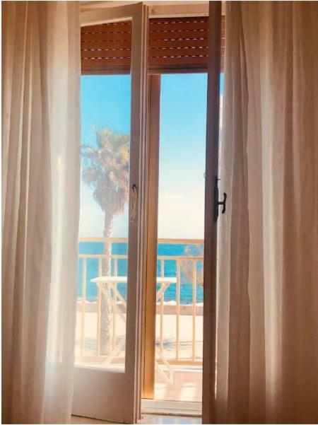 Intero Appartamento " Sea Breeze" Mola di Bari Exterior photo